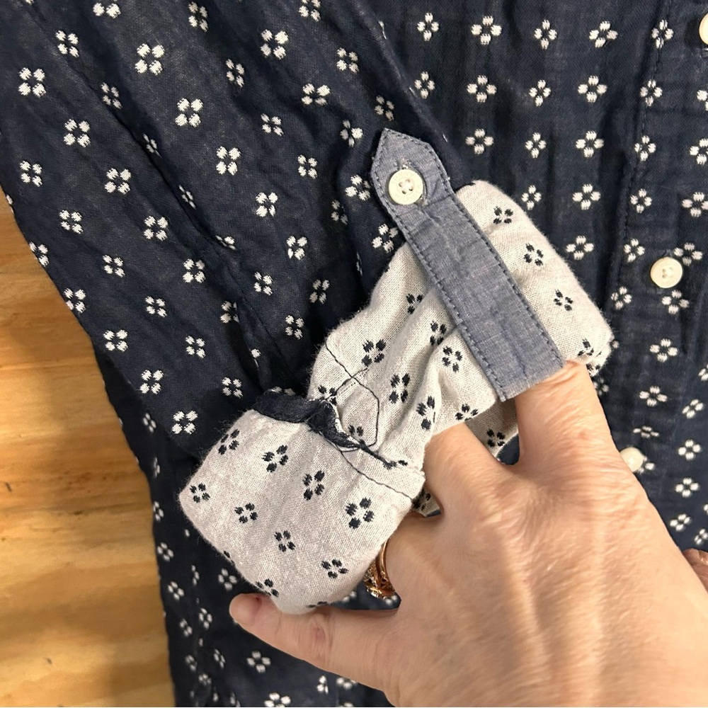 Tommy Hilfiger women’s button up - Picture 5 of 7